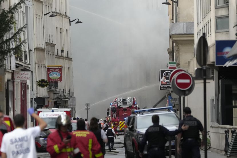 Explosion “extremadamente violenta” provoca incendios en edificios del centro de Paris